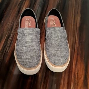 Toms black chambray sunset slip ons